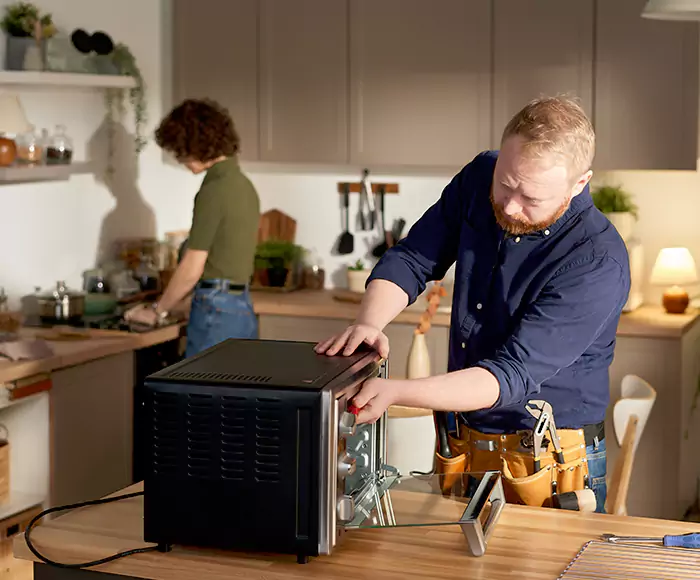 Top-Rated Oven Specialists: Your Certified Oven Repair Technician Crew in Melrose, MA
